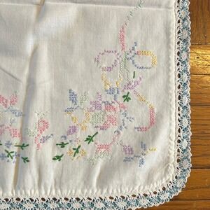Vintage Embroidered Floral Runner White Linen Pastel Lace 36x14 Cottagecore Farm
